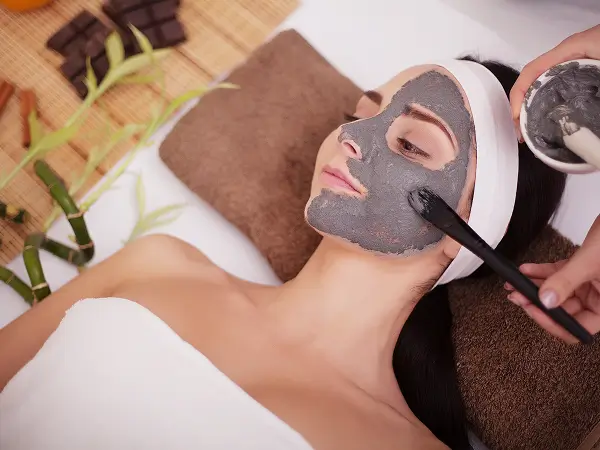Professional Facials Customized Masks & Serums