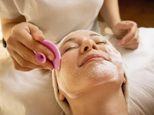Professional Facials Exfoliation & Extractions